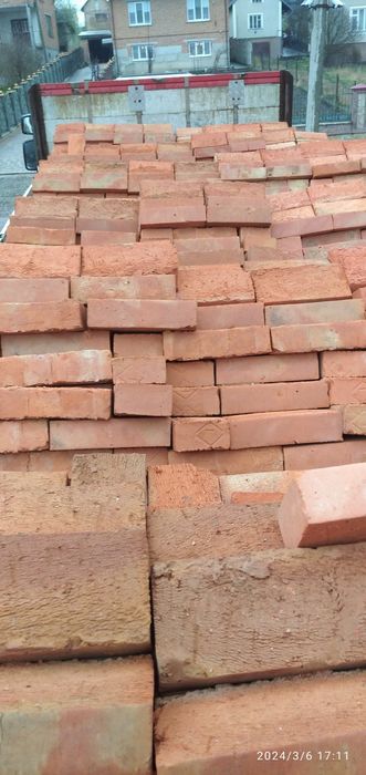 Цегла М 100-120 повнотіла.