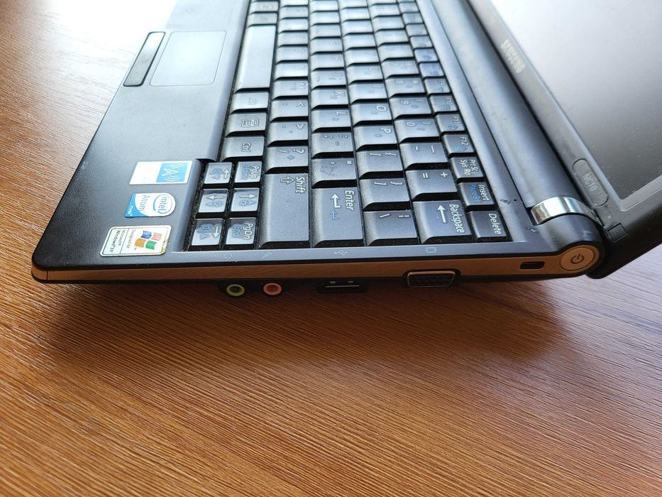 Laptop (notebook/netbook) Samsung NC10 (10.2'', SSD, bateria 83%)
