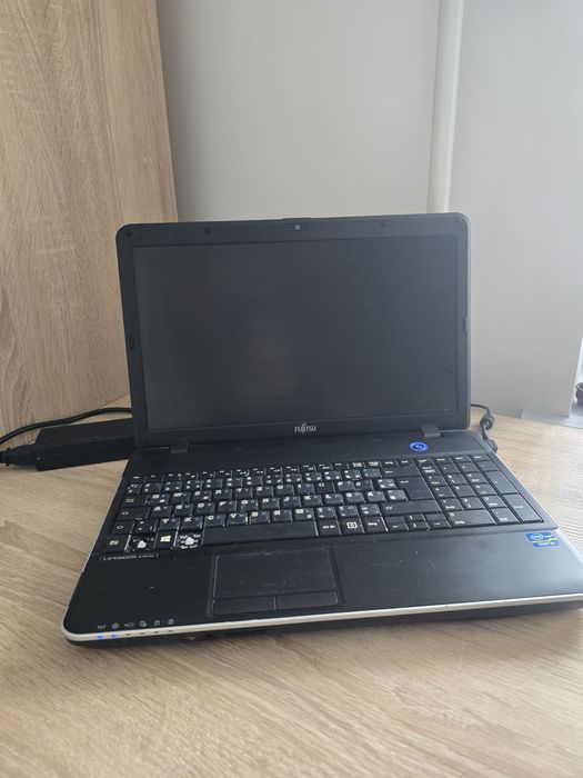 Ноутбук Fujitsu A512