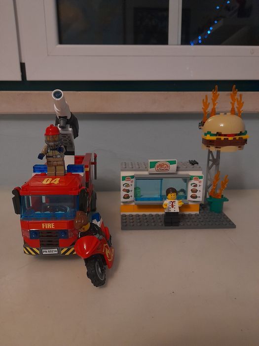 Lego Combate ao fogo do Bar de Hamburgueres