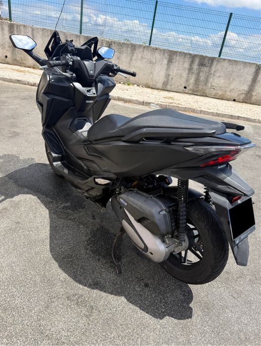 : Vende-se Honda Forza 125 em otimo estado !