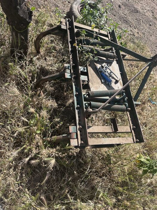 Mini Trator 15cv e 4 alfaias