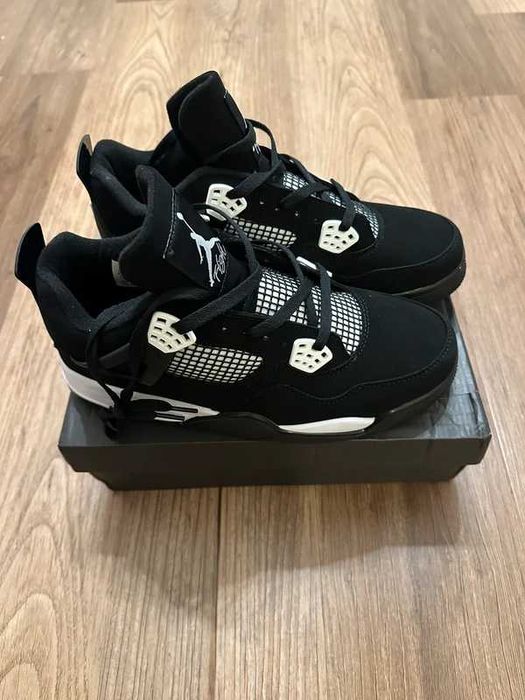 Jordan 4 Retro White Thunder R.44