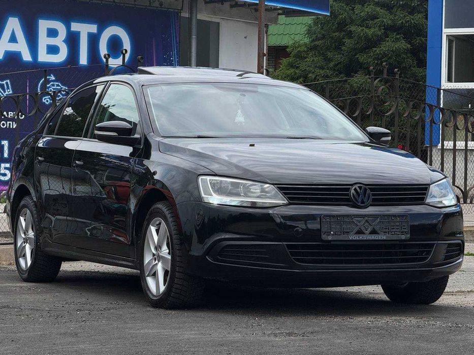 Volkswagen Jetta 2012, 2.0 дизель, автомат