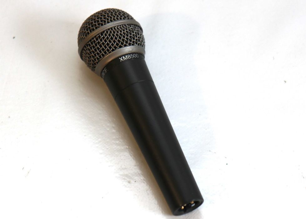 Microfone Behringer Ultravoice XM8500 a funcionar na perfeição
