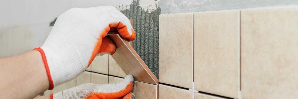 Limpeza de esgotos, impermeabilização de paredes e construção de muros