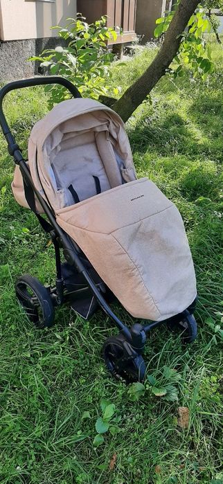 Дитяча коляска 2 в 1 в ідеальному стані.Ціна 3 500 грн.