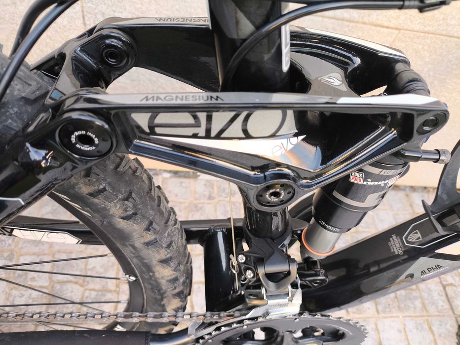 Bicicleta dupla suspensão TREK FUEL EX5 roda 26"