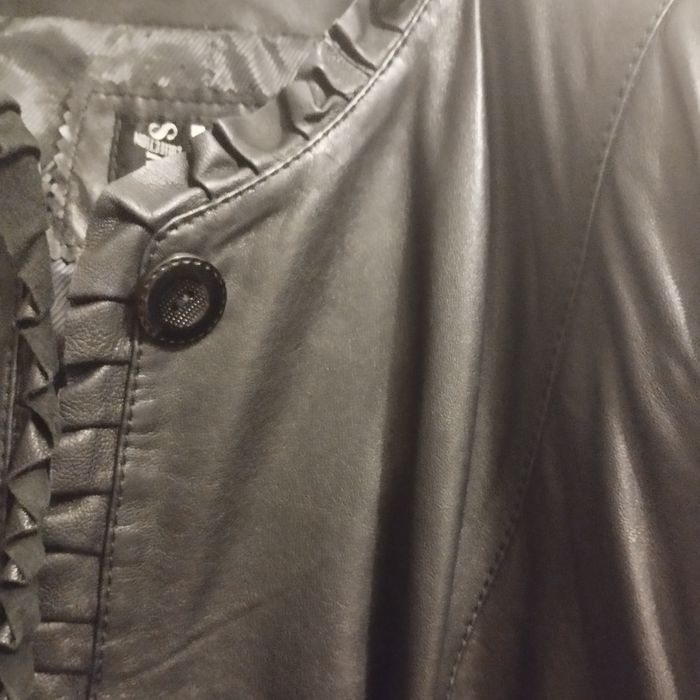 Куртка жіноча натуральна шкіра.