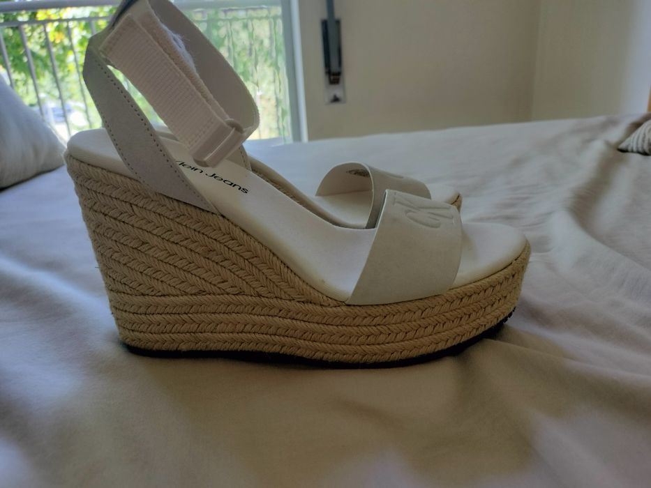 Sandálias Calvin Klein brancas tam. 37