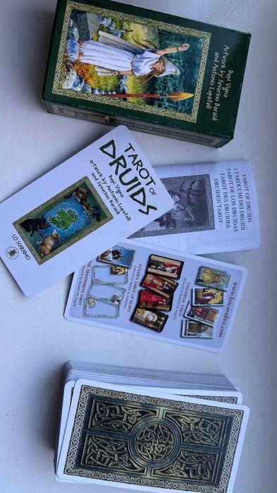 Tarot of Druids, Dream Interpretation, Runes Oracle оракул Lo Scarabeo