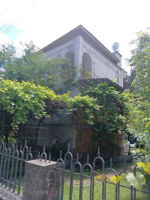 Продам два будинки-дачі в Таценках!