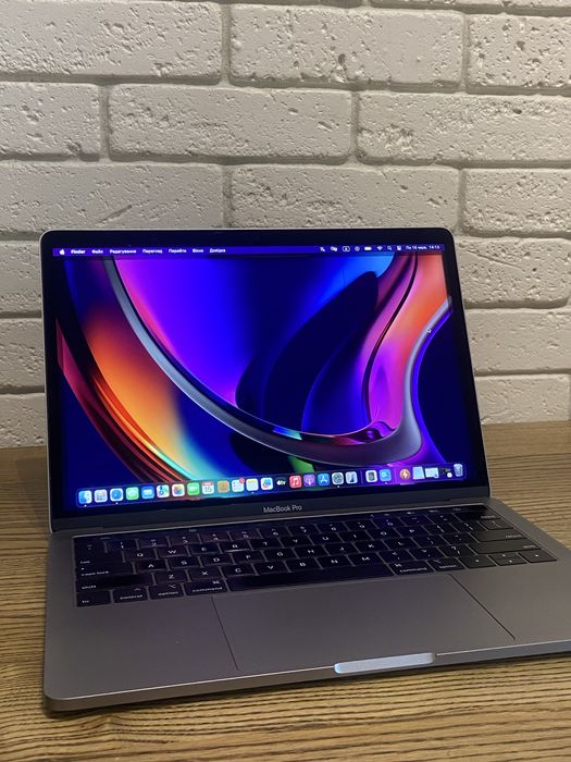 Macbook Pro 13 2019 года в идеальном состоянии