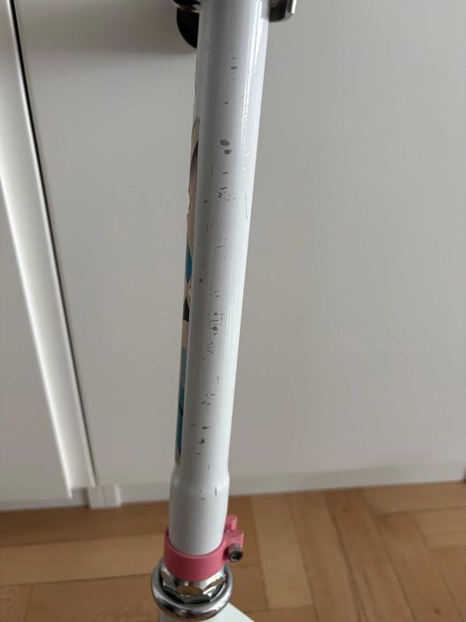 Hulajnoga dziecięca Spokey różowo biała - wysokość kierownika 60 - 80 cm