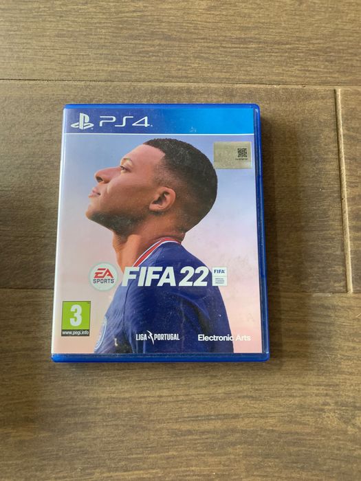 PS4 1TB + dois comandos sem fio +3 jogos (FC24, FIFA24, GT Sport)