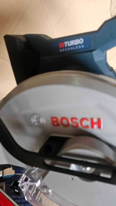 Ukośnica z posuwem Bosch BiTurbo GCM 18V-216 bez aku