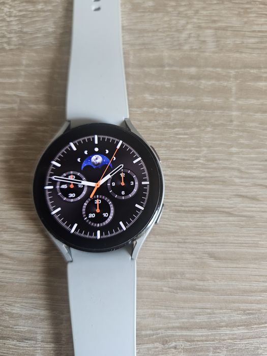Продам Samsung galaxy watch 5 44мм
