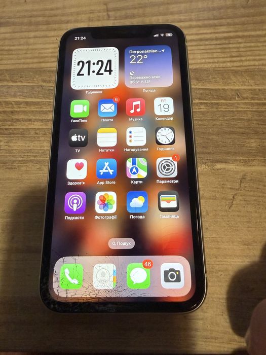 Продам iphone 11 на запчастини або ремонт