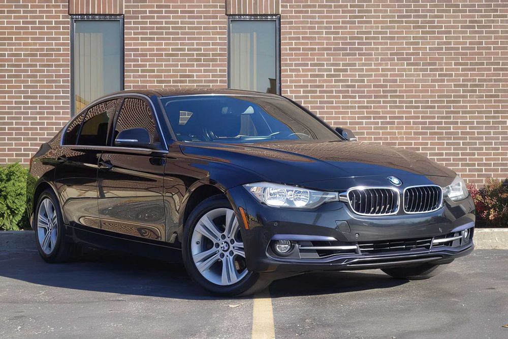 BMW 3 Series      2017