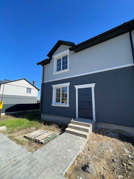 Продаж дуплексу з ремонтом у крутій локації!