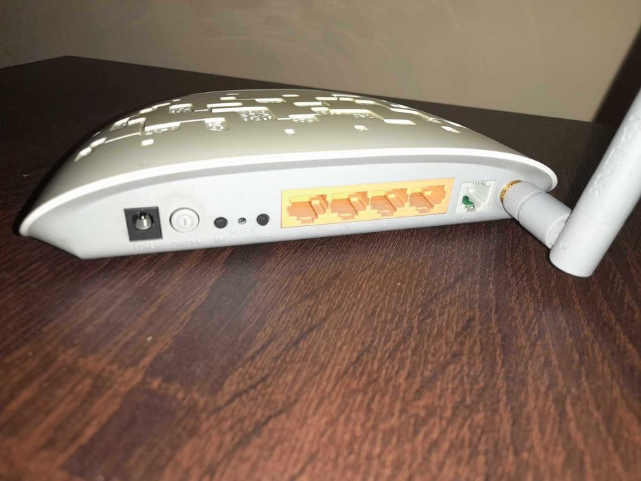router  bezprzewodowy  TP-link  , TD-W8951ND