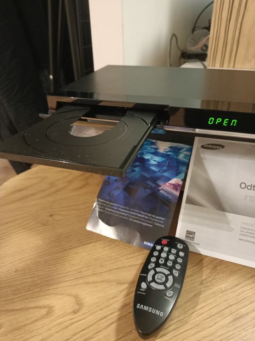 Odtwarzacz DVD Samsung DVD C-350 z pilotem