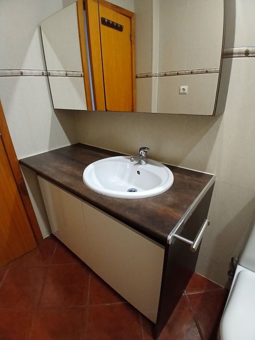 Móvel completo de casa de banho