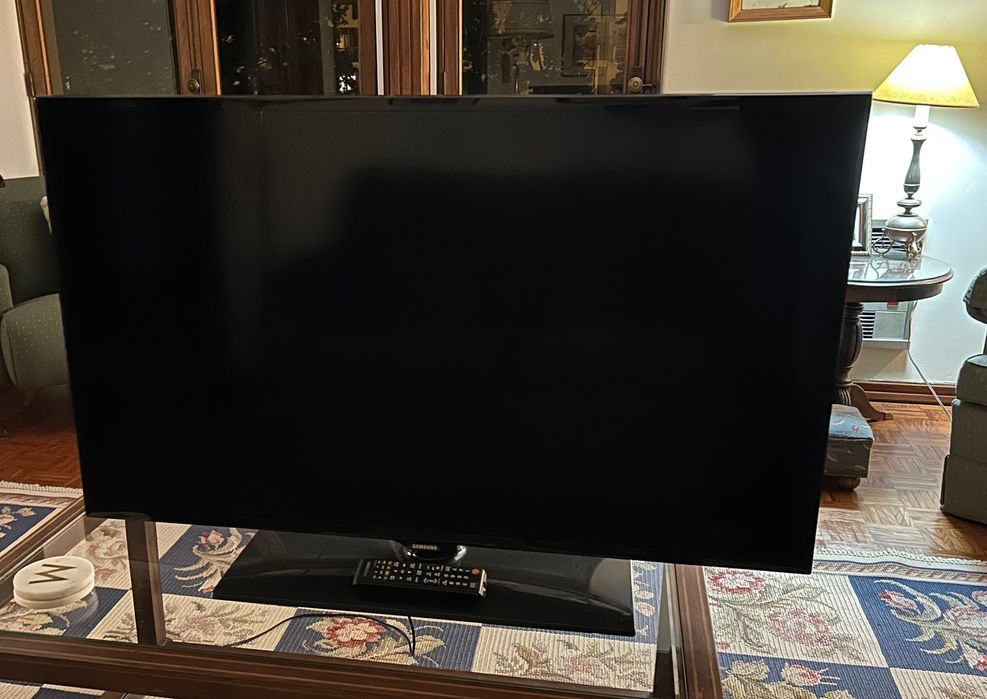 Televisão Samsung 42’’ flat screen (UE42F5000AWXZF)
