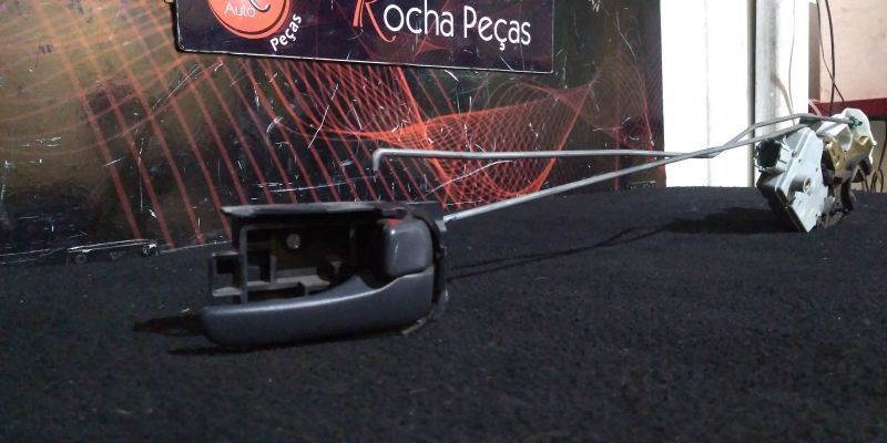 Fecho Da Porta Trás Dto Nissan Primera (P11)
