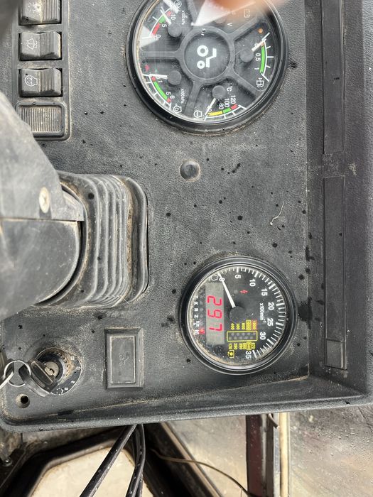 Belarus 952 rocznik 2011 z turem