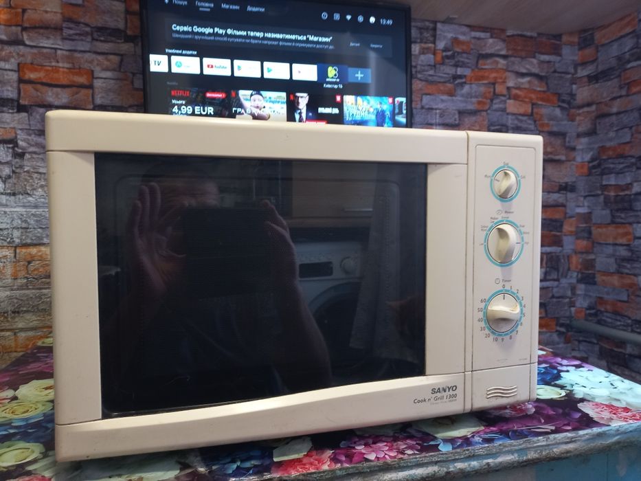 Брендовая микроволновка . Нержавейка. СВЧ. Микроволновая печь.