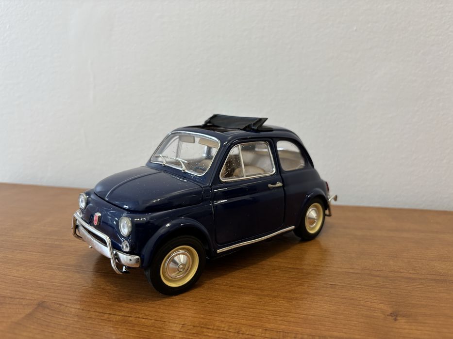 Miniatura Fiat 500L 1968 Burago