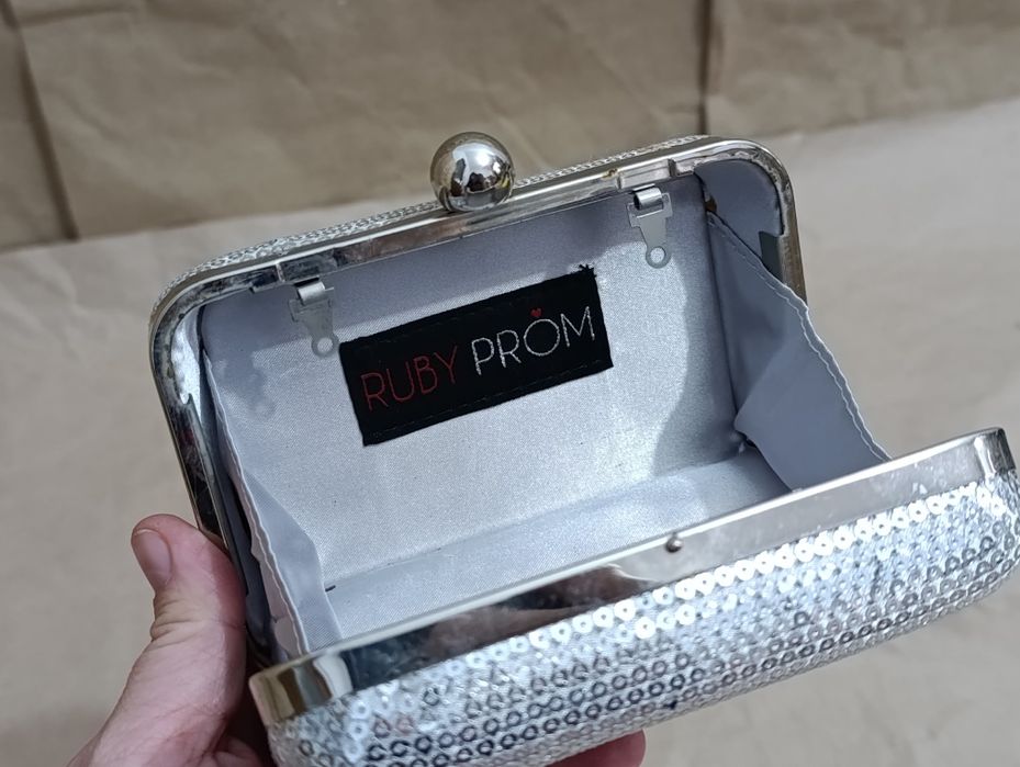Сріблястий вечірній клатч-бокс Ruby Prom, у паєтках (під реставрацію)