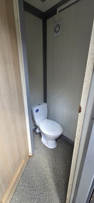 Kontener WC ubikacja toaleta budowa  dzialka