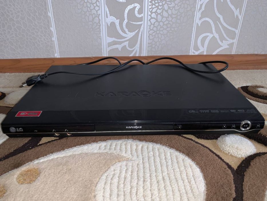 LG дівіді програвач