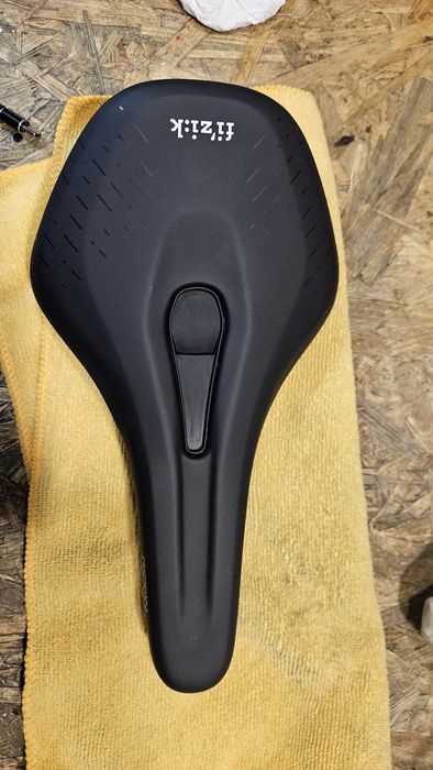 Siodło fizik terra ridon x5 145mm