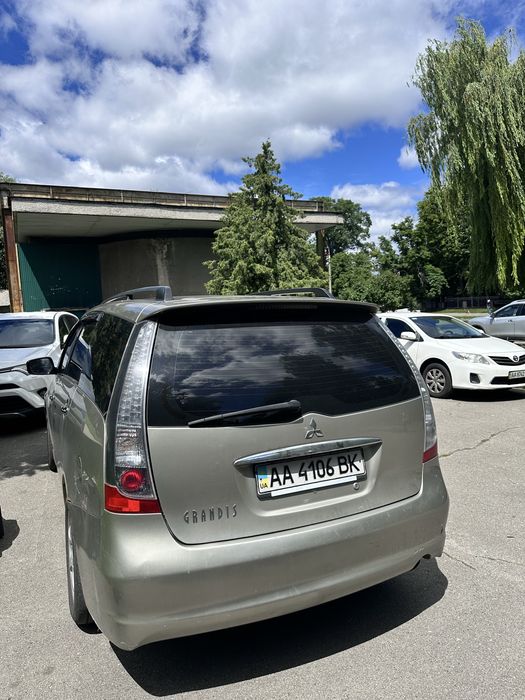 Mitsubishi Grandis 2006 VIN JMBLRNA4W6Z001403 фото оголошення 3 з 11