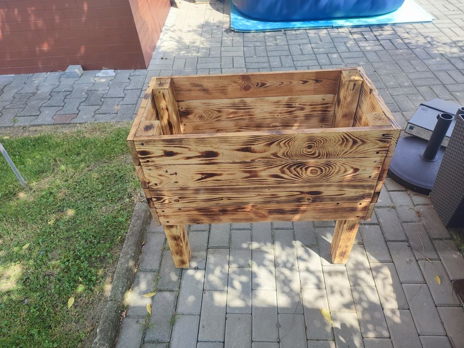 Skrzynia doniczkowa np na kwiaty