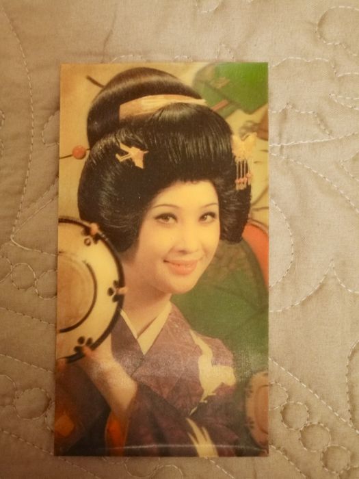 Стерео открытка ,Девушка подмигивает