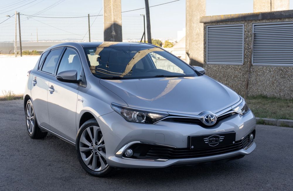 Toyota Auris 1.8 HSD Exclusive Hybrid (Financiamento disponível)