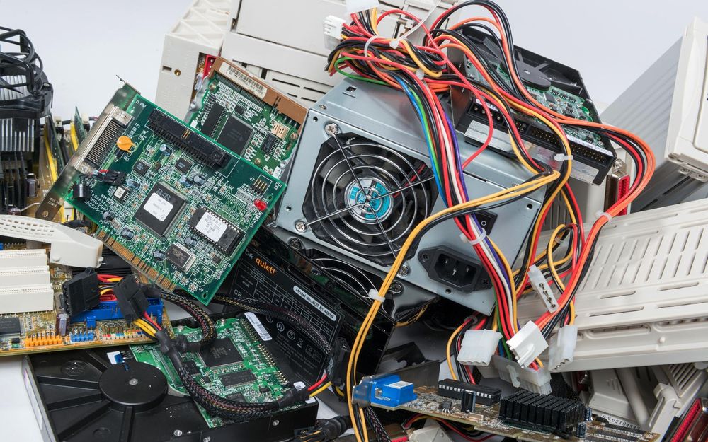 Прийму в дар  різноманітні комплектуючі ПК.