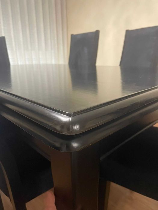 Mesa em Mogno 160 cm Extensível ( 260cm) + 6 cadeiras em bom estado