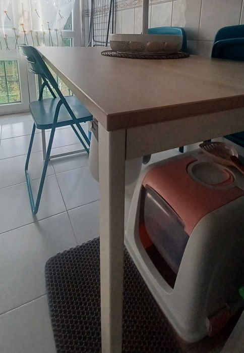 Mesa de cozinha e/ou secretária