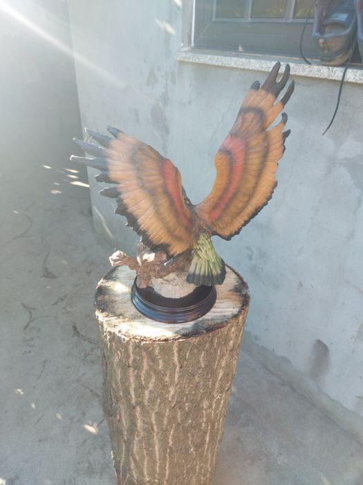 Estátua em  Marfinite da  ÁGUIA DO SLB para colecionadores boni