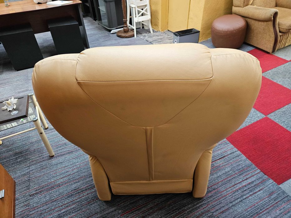 Poltrona Relax, em pele - Muito bom estado geral