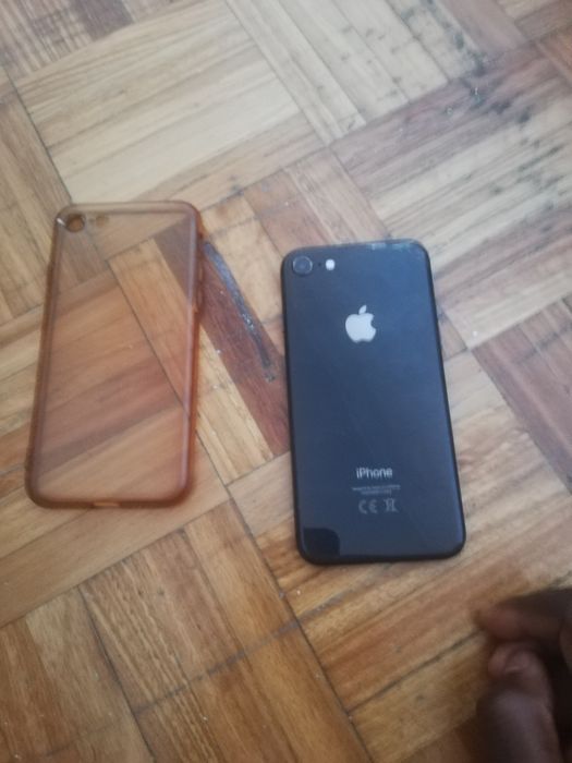 Estou a vender o telemóvel