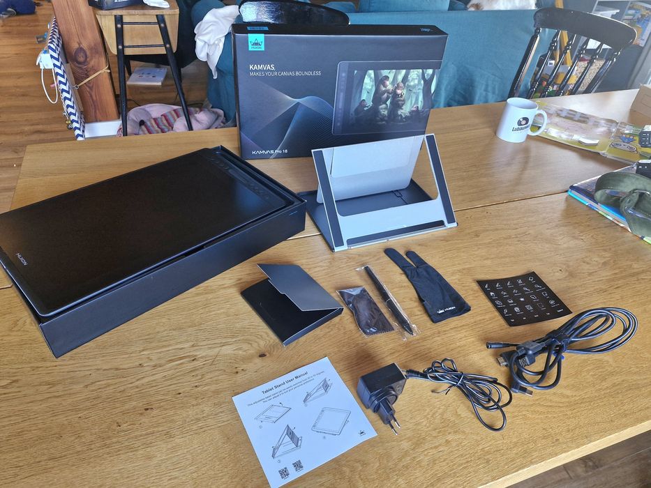 Tablet graficzny 15.6" HUION Kamvas Pro 16 w stanie idealnym