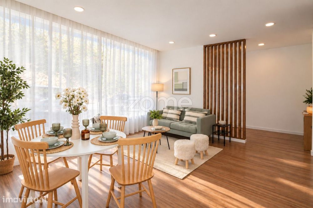 Apartamento T2+1 Totalmente Remodelado com Varanda