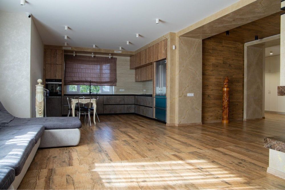 Елітний будинок біля лісу Рованці, вул. Княжа 360 м2