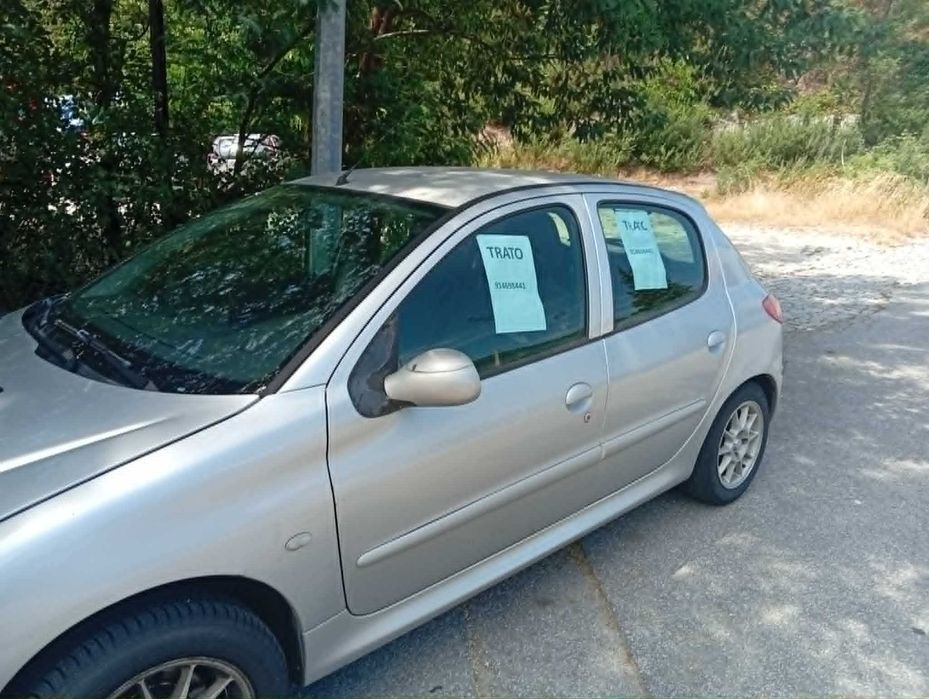 Peugeot 206 carro em bom estado
